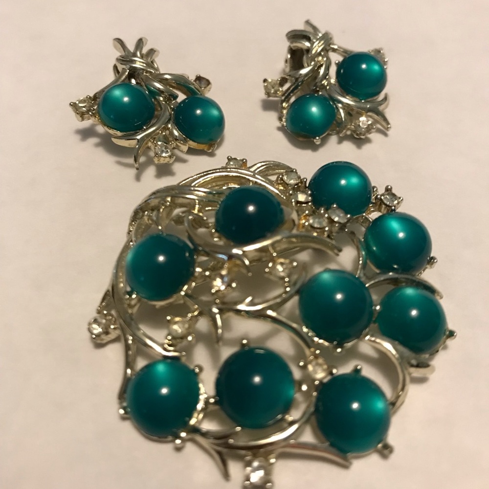Vintage Coro moonglow brooch and earrings